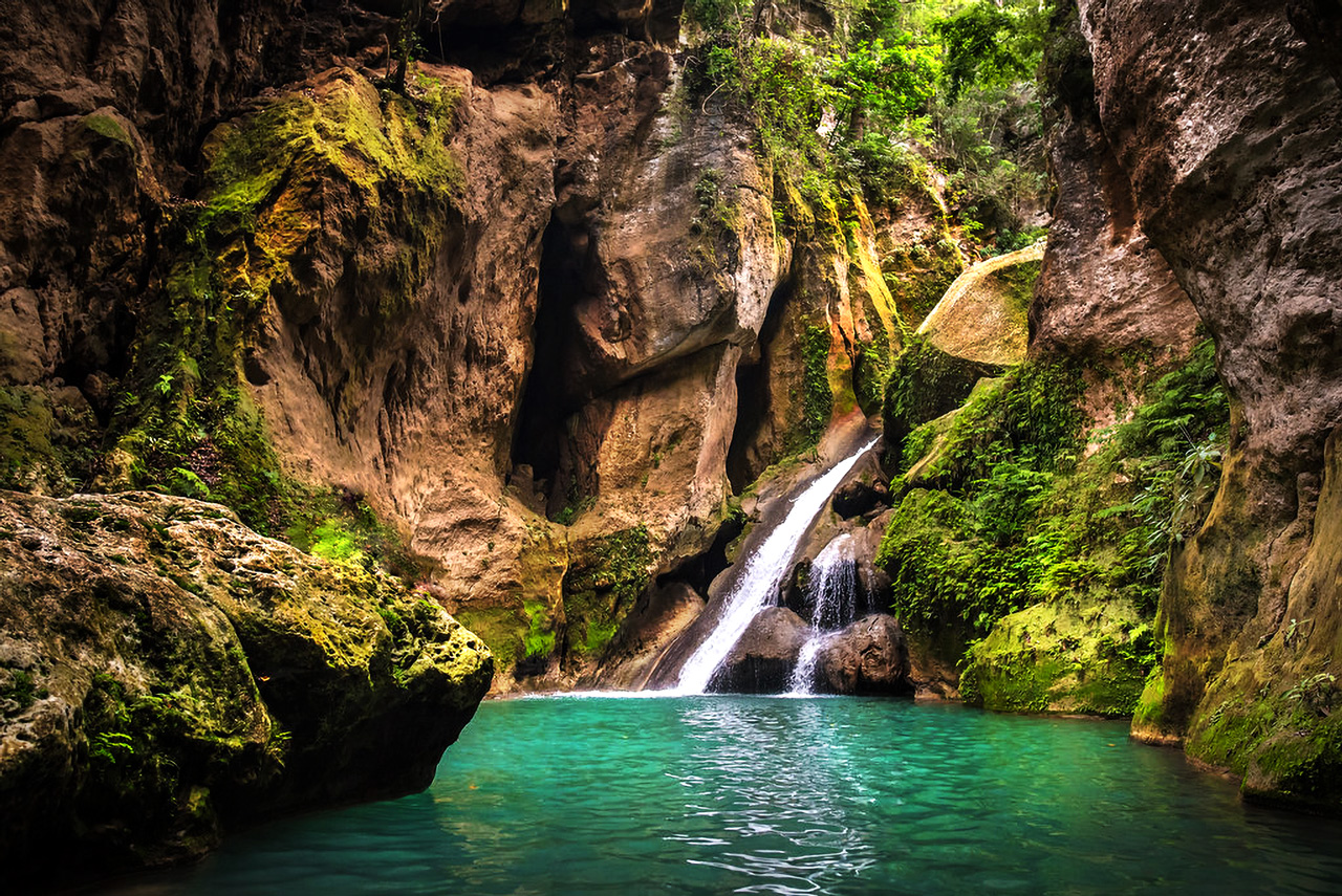 bassin bleu paysage nature haiti