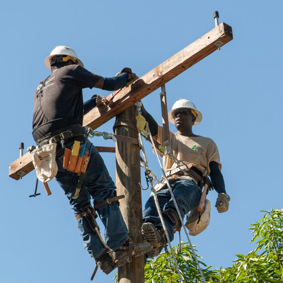 homme travaux électricité haiti